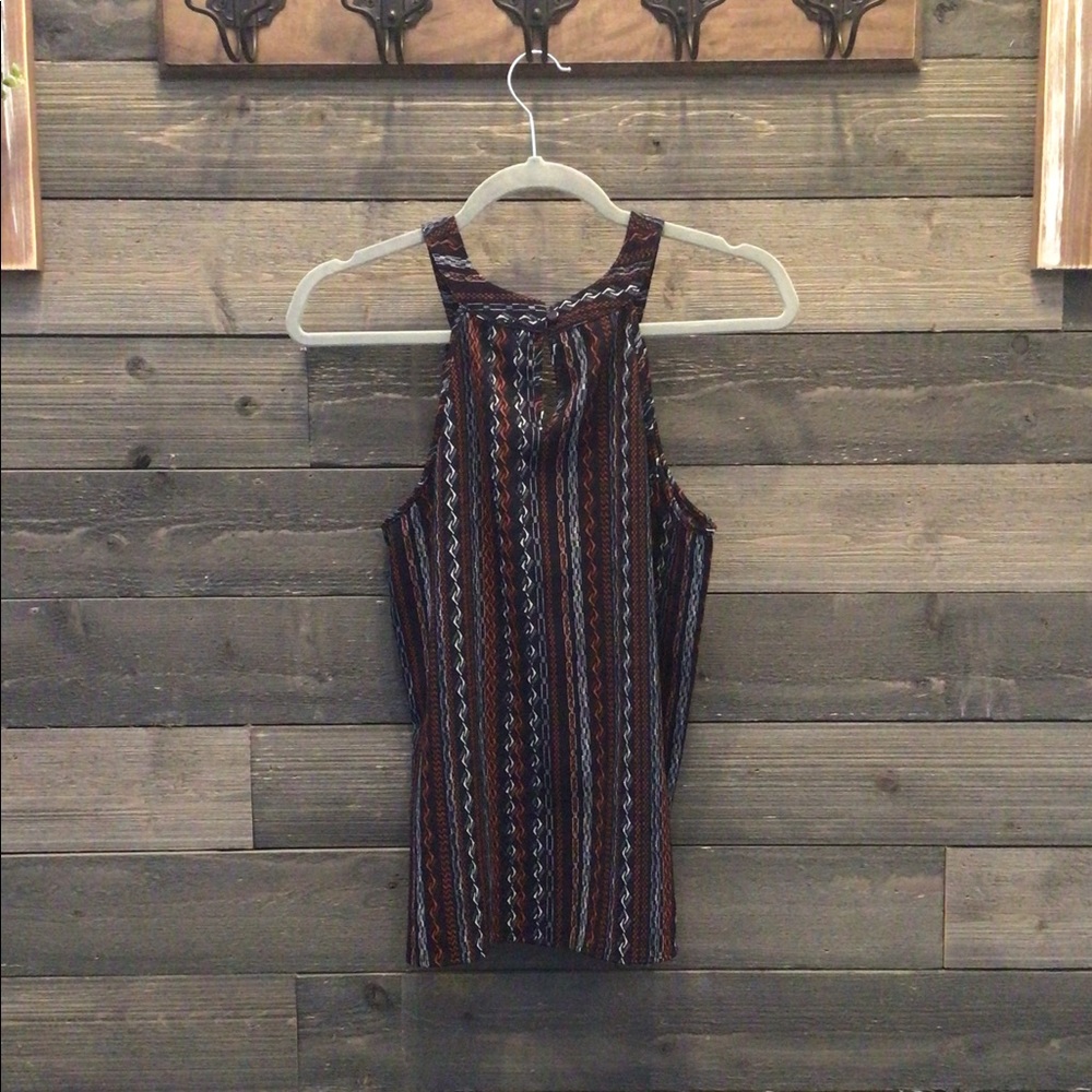 Monteau Fancy Tank Top - Picture 3 of 5